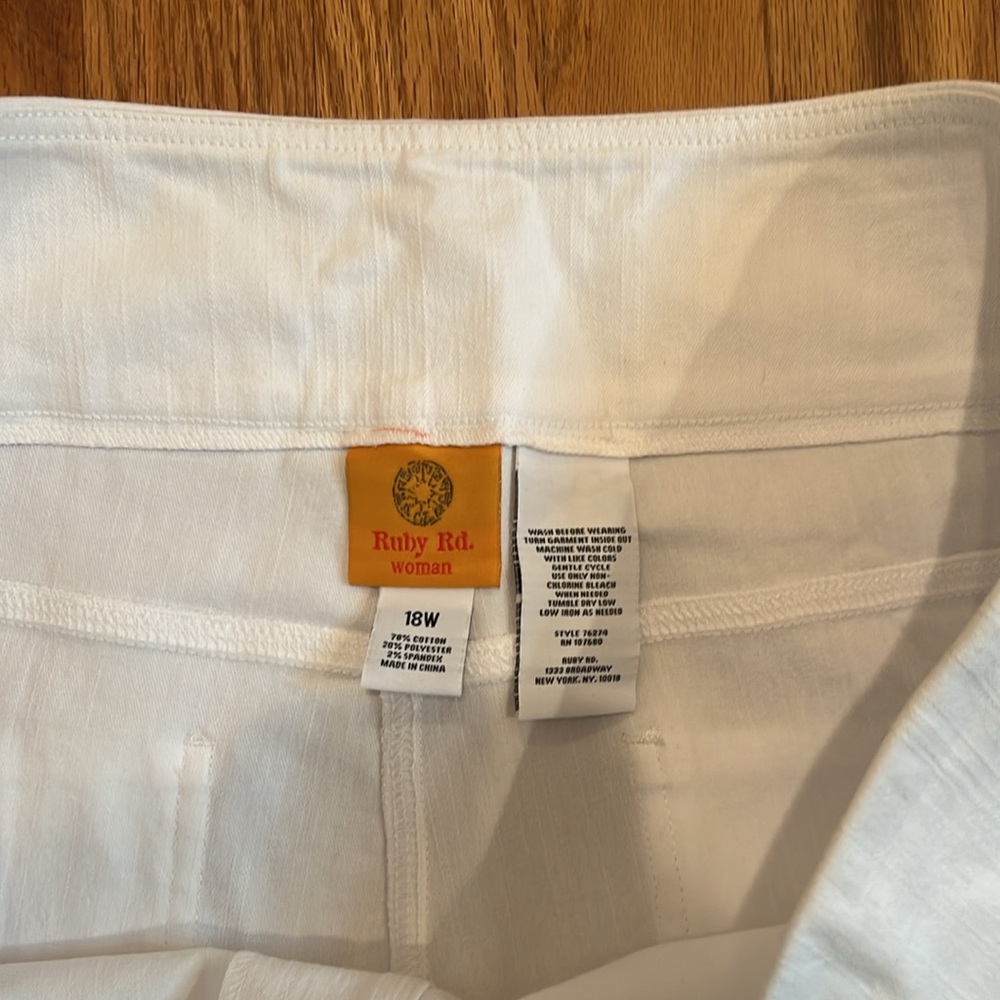Ruby Rd Women’s Capris - Picture 5 of 8
